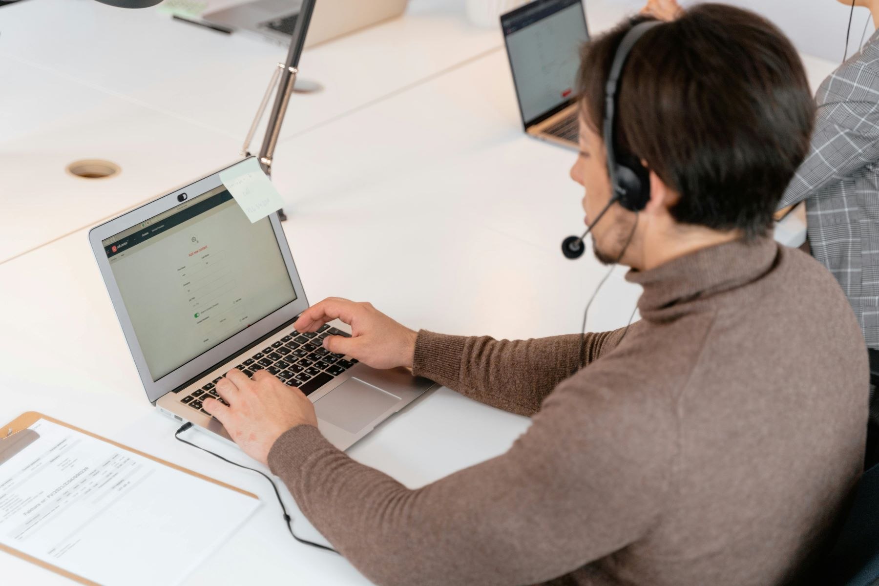 IT help desk technician providing 24/7 support to a San Diego business